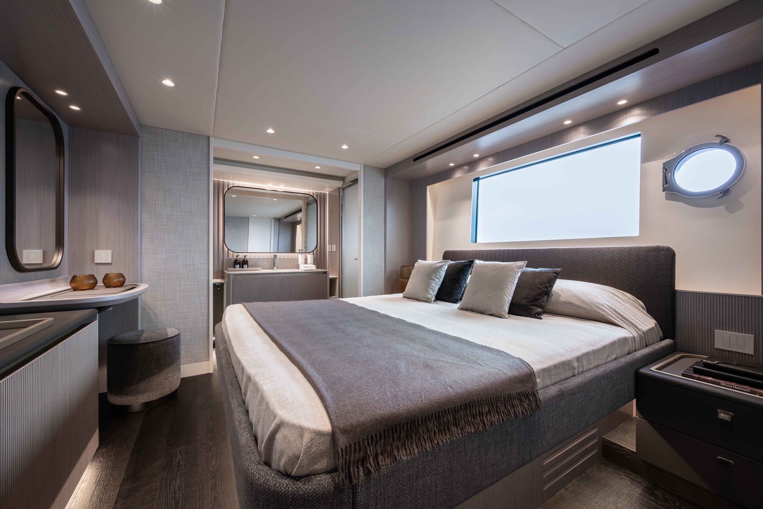 Navetta 66 VIP suite at the stern