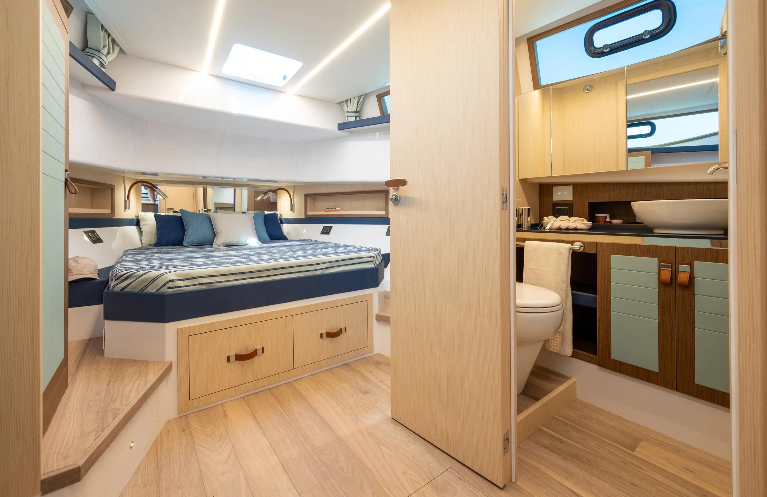 Second cabin with berth and storage
